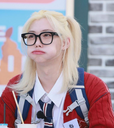 Felix - Nerdy girl good with her mouth !