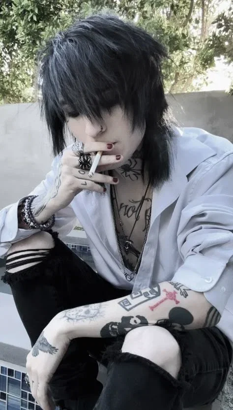 Johnnie Guilbert||"Come on   me Emo boy"