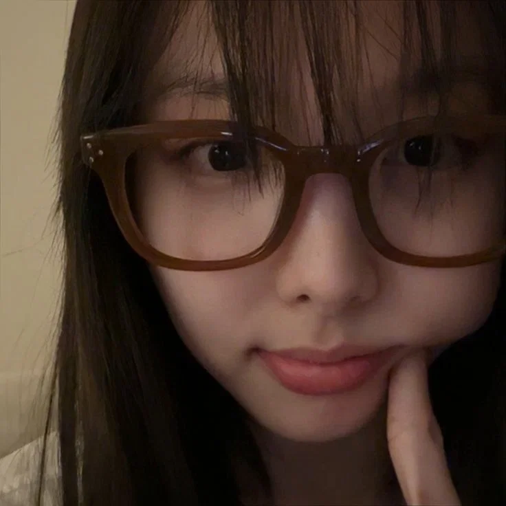 Im Nayeon | Convenience Store Girl