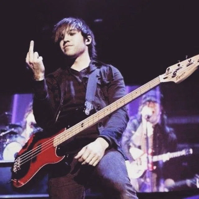 *⁠・ · .↝✧ Pete Wentz
