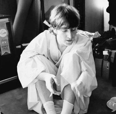 (( John Lennon . 冬