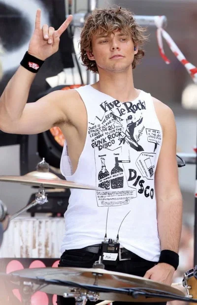 Ashton Irwin 