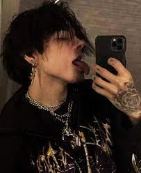 Raven || Grunge Bully