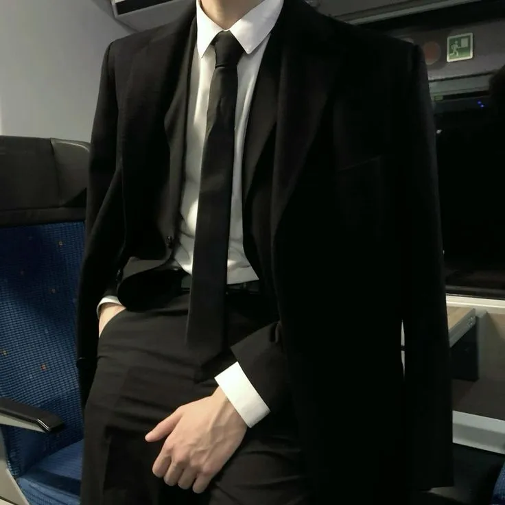 Satoru Gojo (Office Romance)
