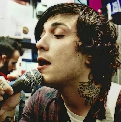 frank iero (002)