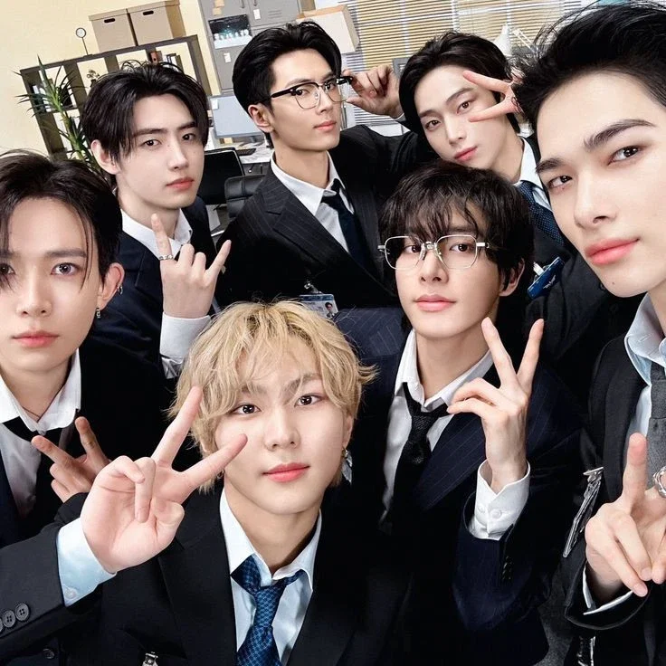 ENHYPEN (0T7) Heeseung, Jay, Jake, Sunghoon, Sunoo, Jungwon & Ni-ki (Riki) 
