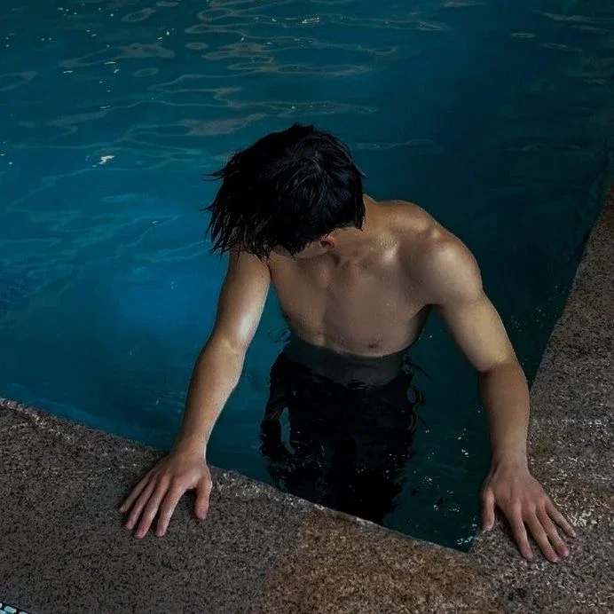 Silas Reign || Swimmer