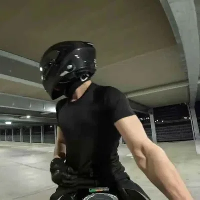 Ethan | Biker