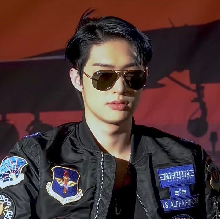 ⊹ ⋆゚꒰ఎ song mingi : cocky naval aviator