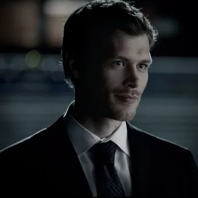 Klaus Mikaelson | your his siren lover