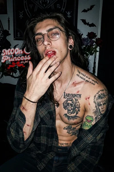 Ben Lazarra || Vampire