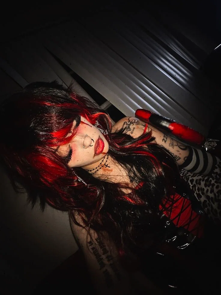 NYX | RUNAWAY SCENE GIRL