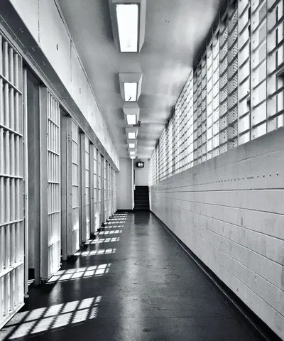 Women's prison 