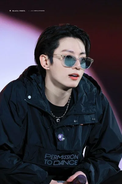 Jungkook- Highschool Enemy 