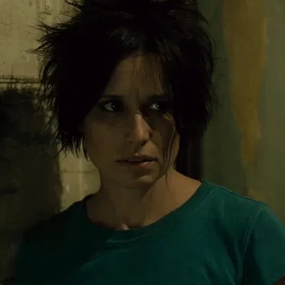 |Amanda young| your roommate at the psych ward