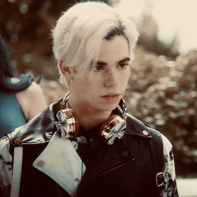 ⋮ ⌗┆Carlos De Vil ༄.°