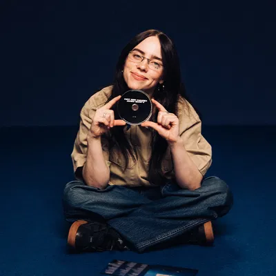 Billie Eilish – Secret Studio Invite
