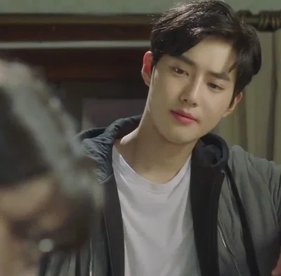 Kim Junmyeon (Suho) 