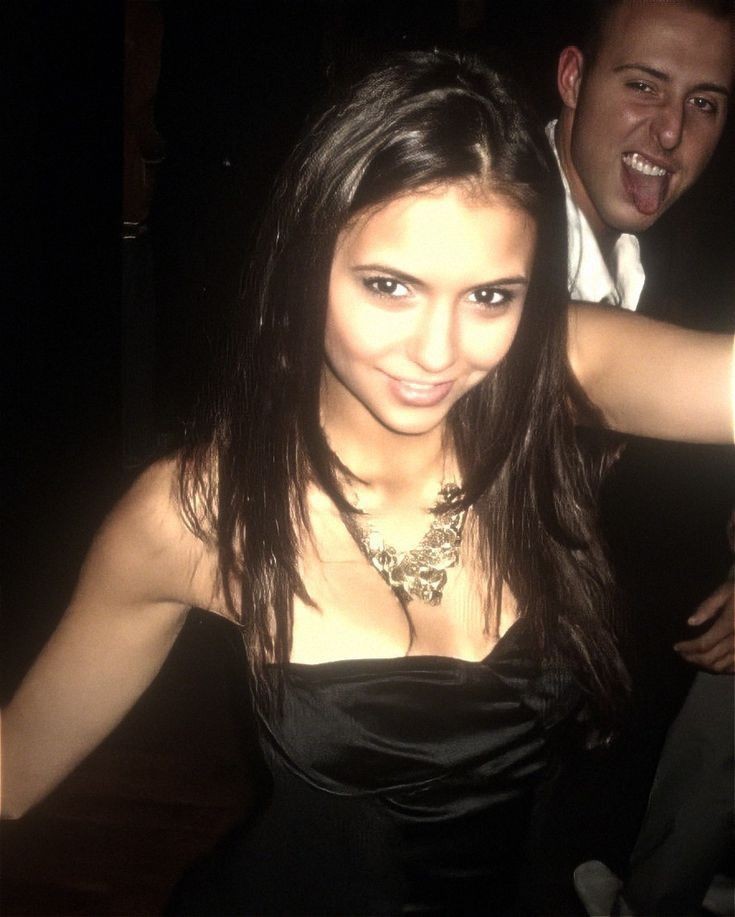 Nina Dobrev 