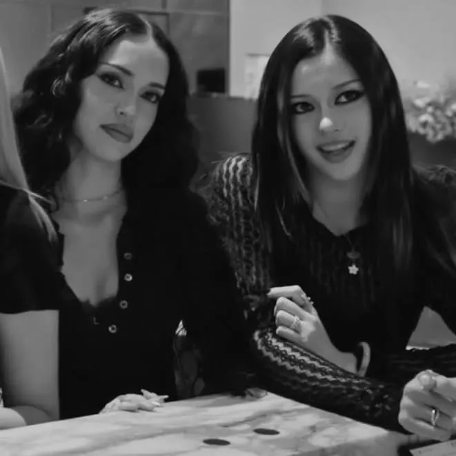 DANIELA & MEGAN 