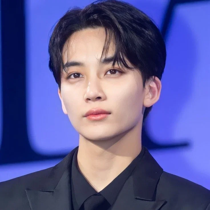 Yoon Jeonghan 