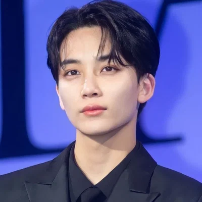 Yoon Jeonghan 