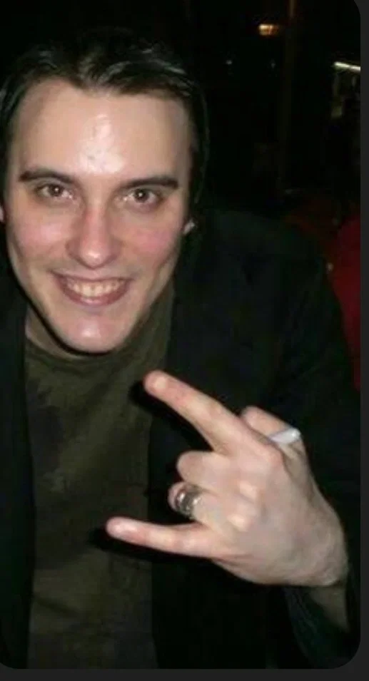 Benjamin Burnley || Playing Halo 2 || Breaking Benjamin 