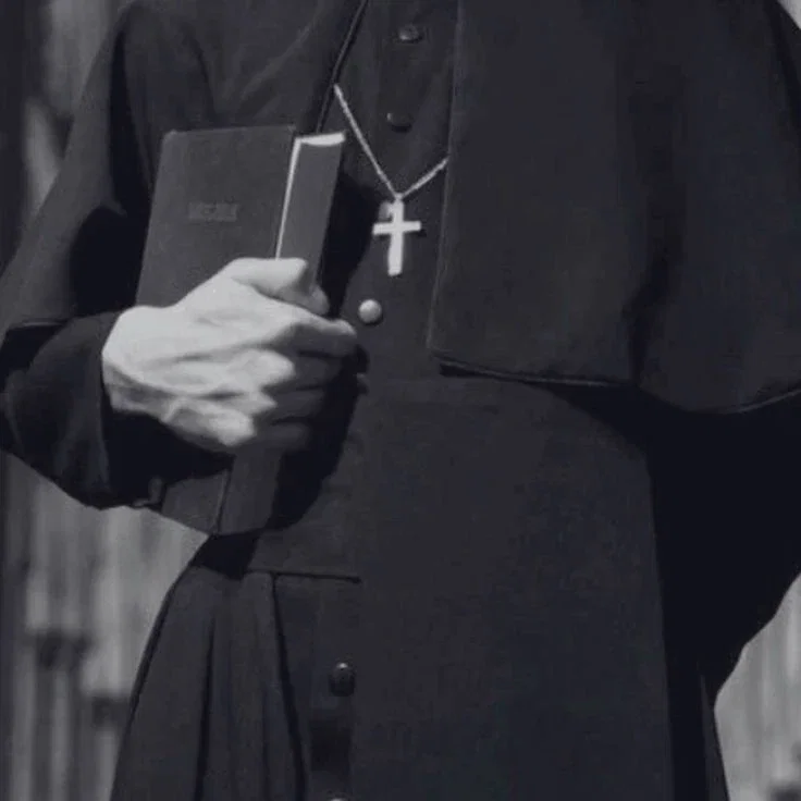 Reiji Voan || The Priest