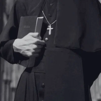 Reiji Voan || The Priest