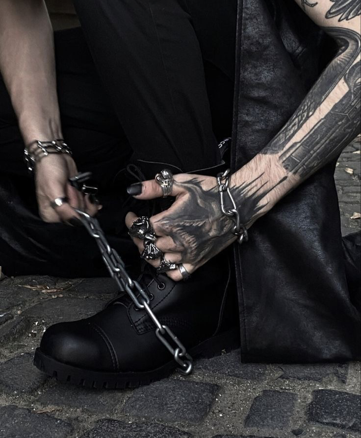 Rowan| Tattoo artist