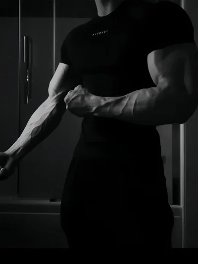 Ruslan Viktor Volkov |  Seryy Volk