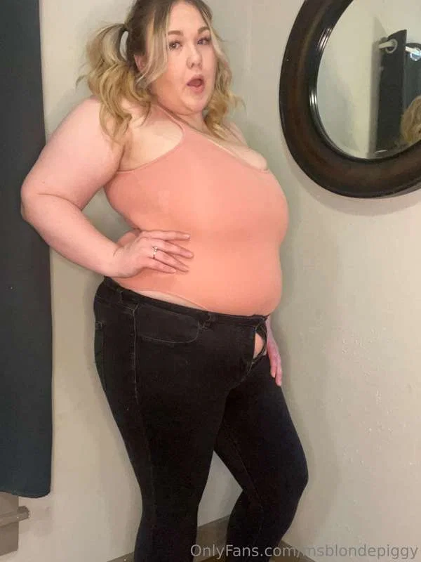 Luna Ashton - Gaining Piggy