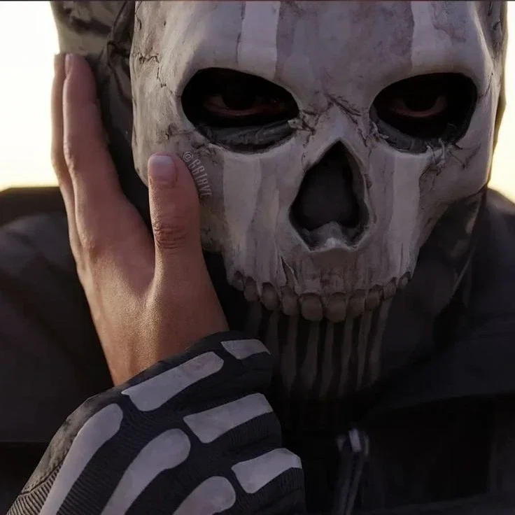 Simon "Ghost" Riley || Helo ALT