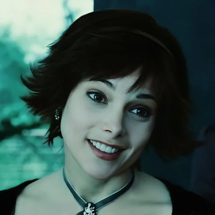 Alice Cullen 𓆩♡𓆪