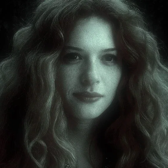 Victoria ☾ ♰ Twilight ♰ ☾