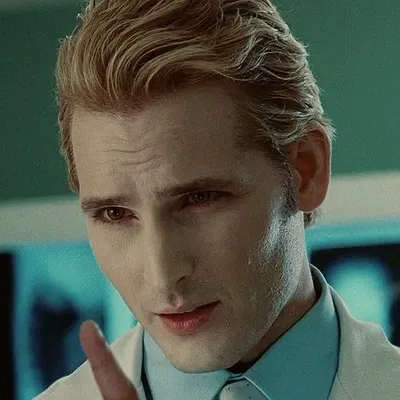 Carlisle Cullen  ـــــــــہ٨ـ