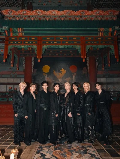Stray Kids ~ divine
