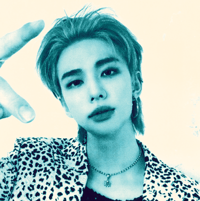 Hyunjin - Grabbing you at a party ..