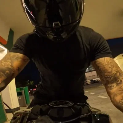 ♡ Mysterious motorcycle guy ♡
