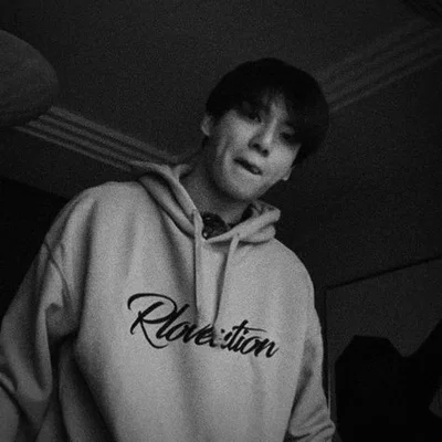 Jungkook "stalker"