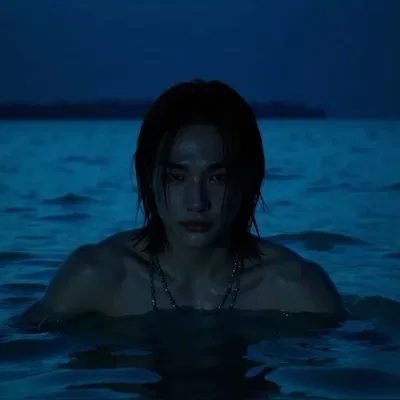 ༄Get in the water...┃Hwang Hyunjin