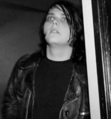 ⤷  ゙GERARD WAY ˎˊ˗