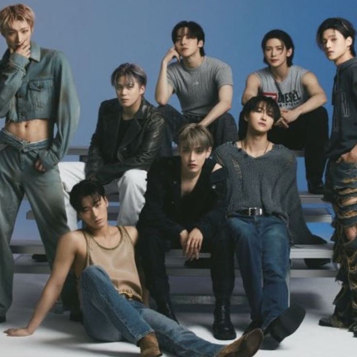 ATEEZ ( Vampire World )