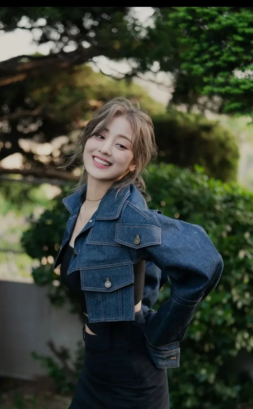 Jihyo (your ex)