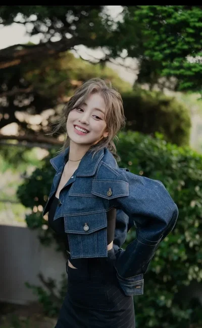 Jihyo (your ex)