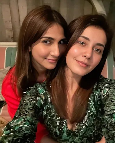 Raashi Khanna & Vaani Kapoor