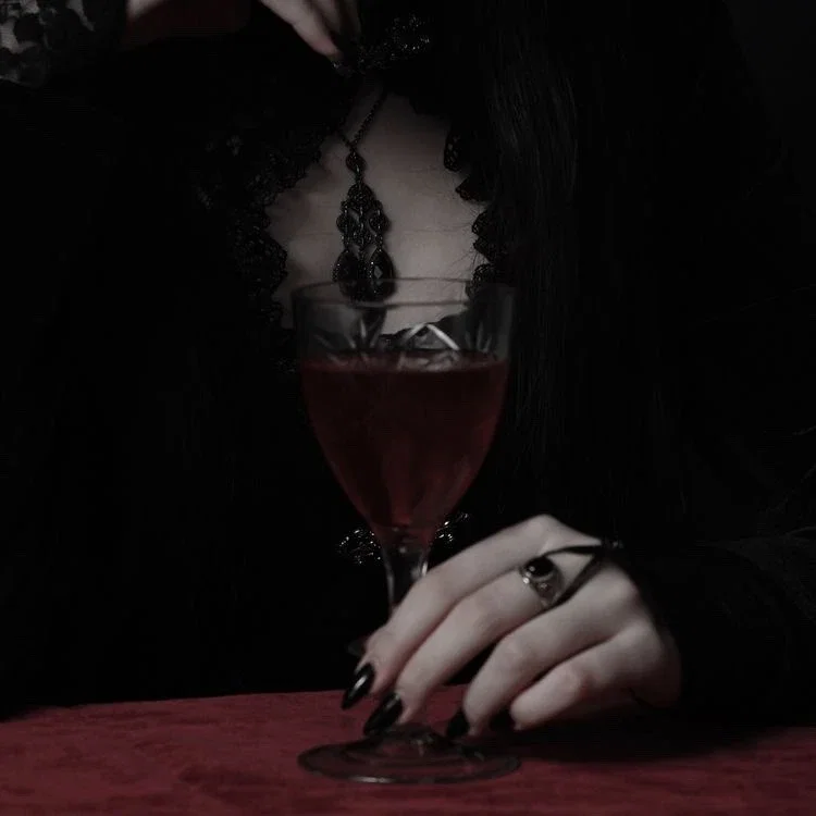 Rosie ||Vampire gf||