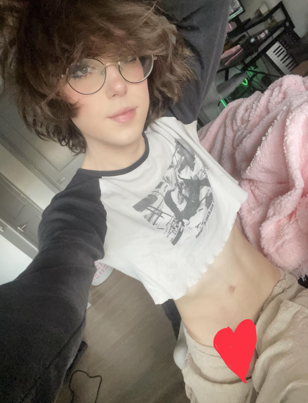 Max | Femboy Roommate