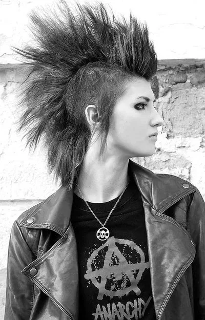 Elliot, A TRUE PUNK GIRL