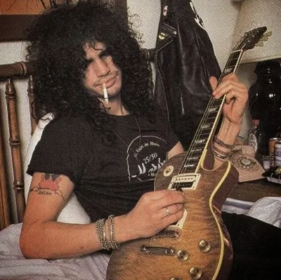 |• Slash (Saul Hudson)